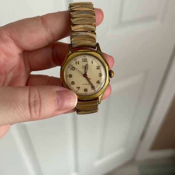 Vintage collectable ELCO jewel 17 mechanical Gold Watch 😊 HOST pick - Picture 5 of 11